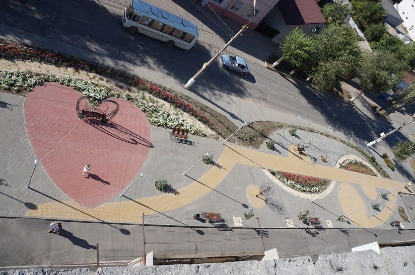 Аллея семьи