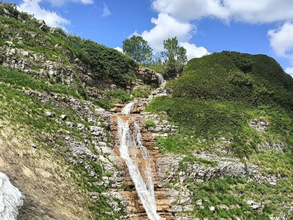 Можжевеловый водопад