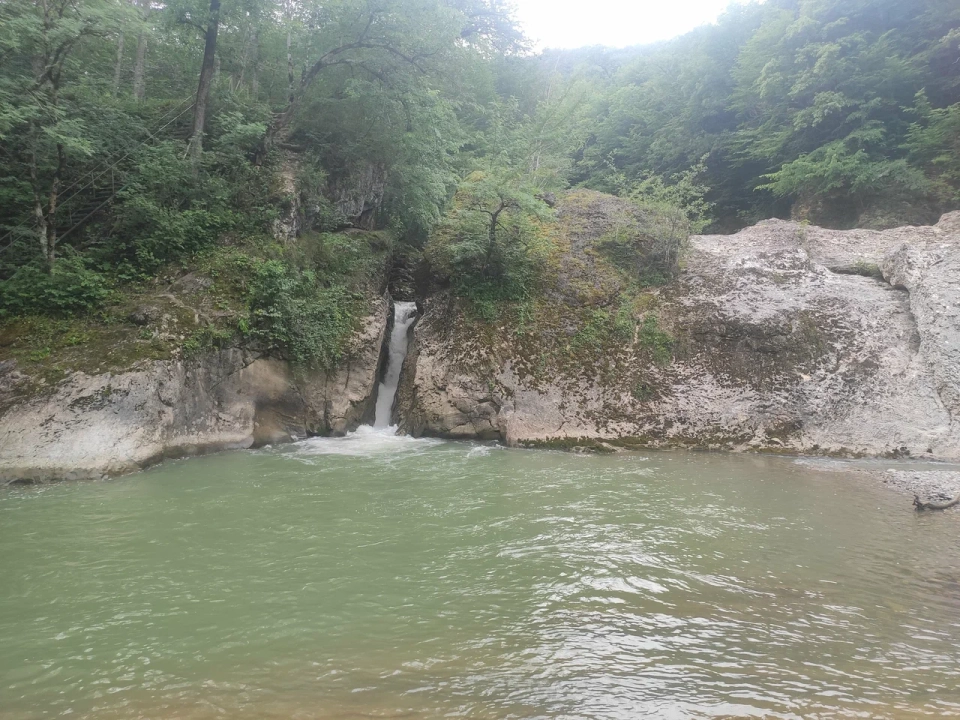 Водопад Лазурная чаша