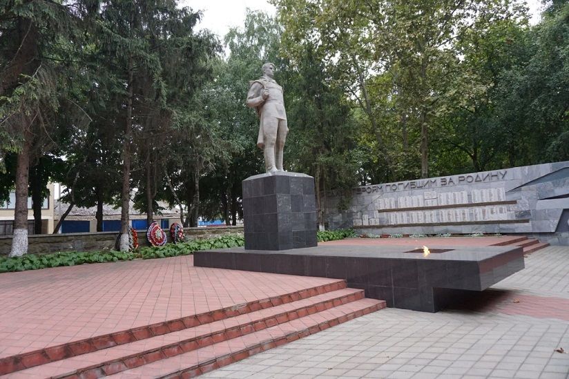 Мемориальный комплекс «Вечный огонь»