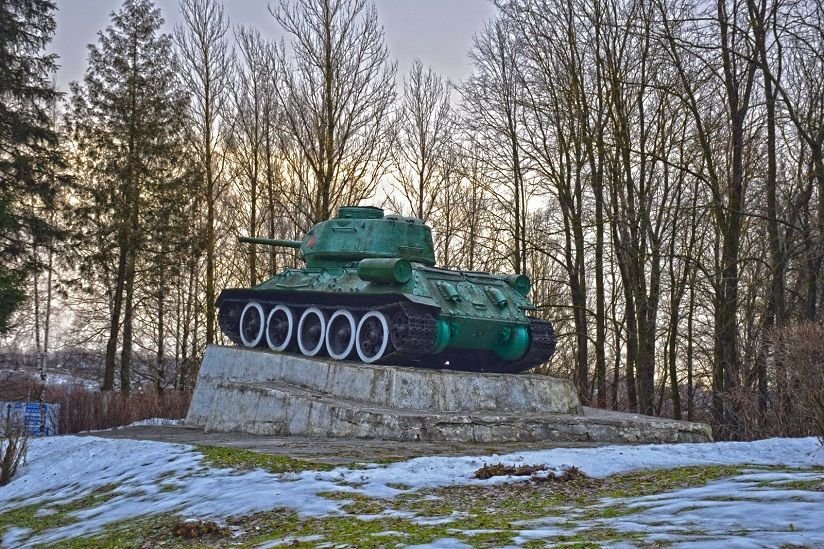 Памятник-танк