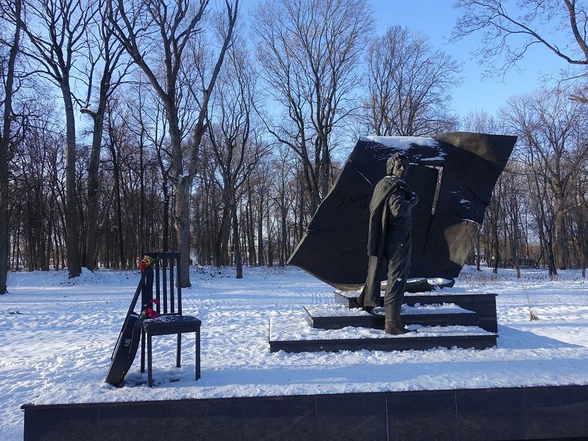 Памятник И.В. Талькову