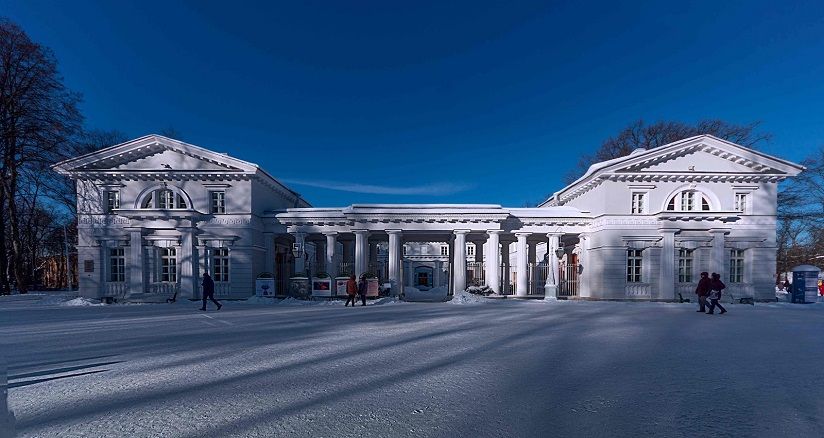 Конюшенный корпус