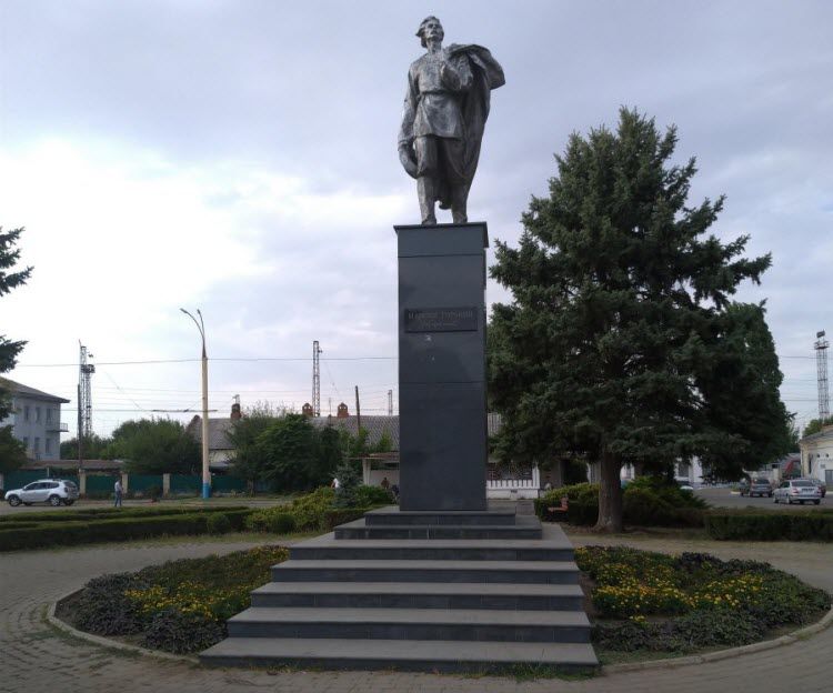 Памятник М. Горькому
