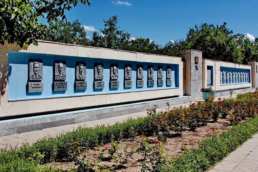 Аллея героев Воинской Славы