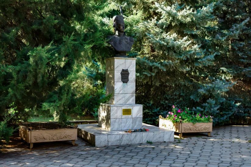 Памятник М.И. Платову