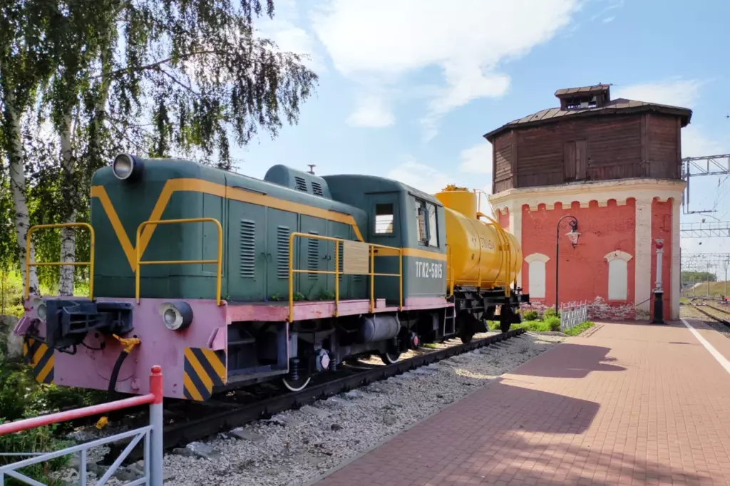 Памятник-тепловоз ТГК-2