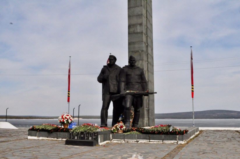 Памятник Защитникам Заполярья