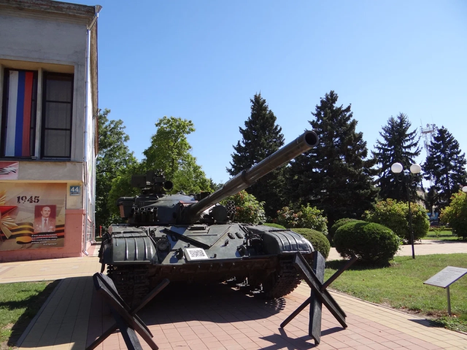 Памятник Танк Т-64