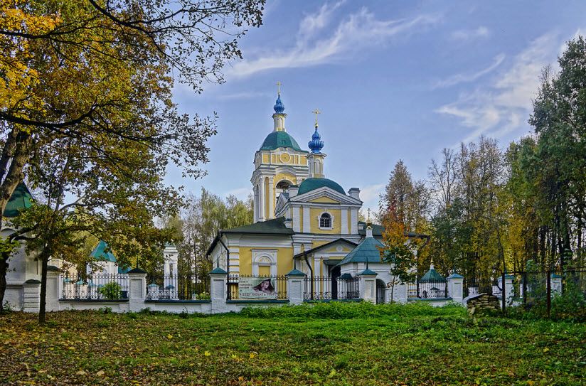 Храм Иоанна Богослова в Могильцах