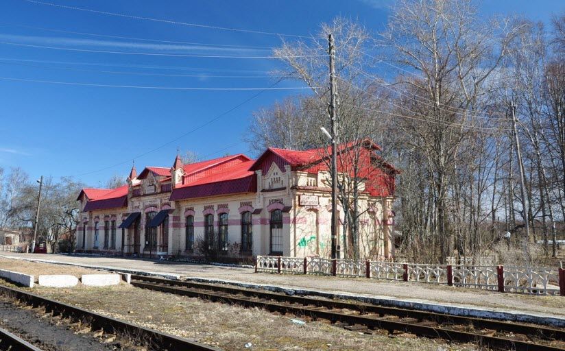 Жилой дом служащих на станции Бологое-Полоцкое