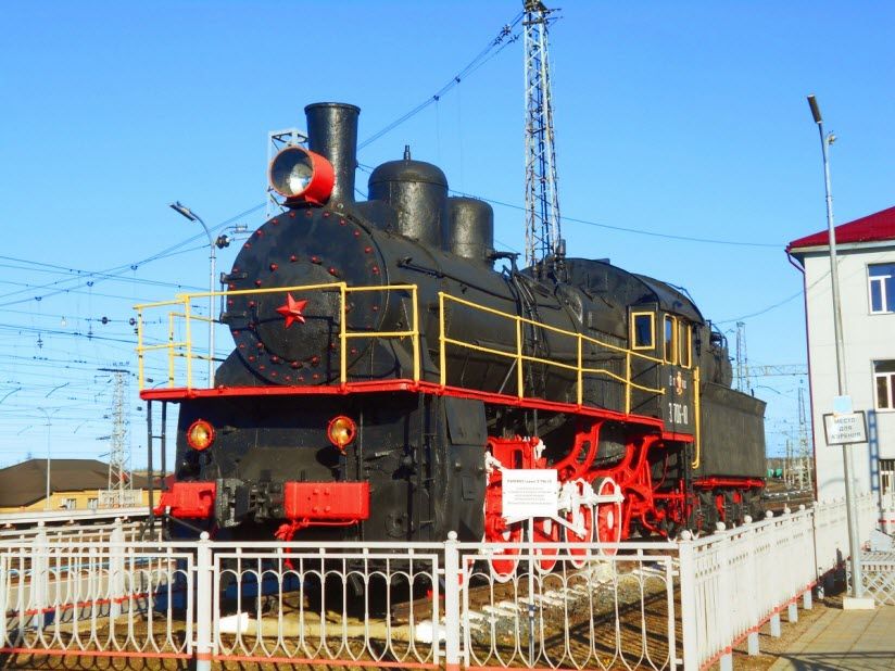 Памятник-паровоз Эу706-10