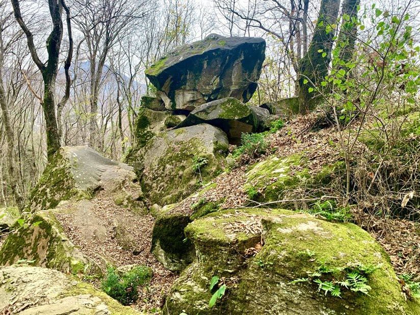 Сырные камни