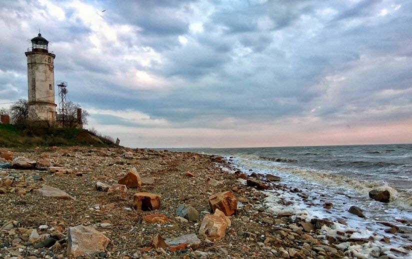 Приморско-Ахтарский маяк