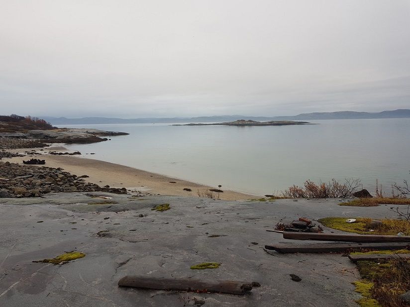 Песчаное побережье