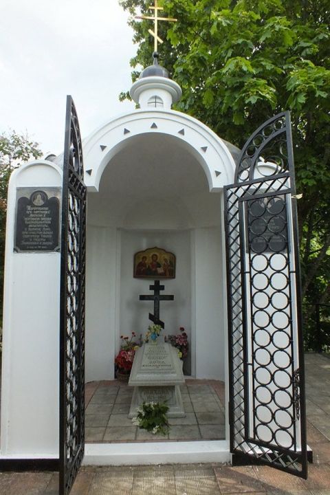 Часовня на могиле семьи патриарха Тихона