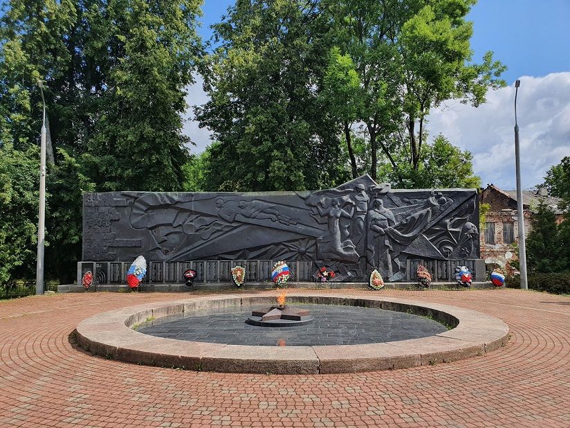 Мемориал в сквере Героев