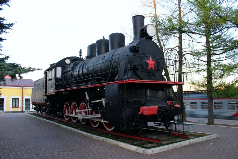 Паровоз-памятник Эу 708-64