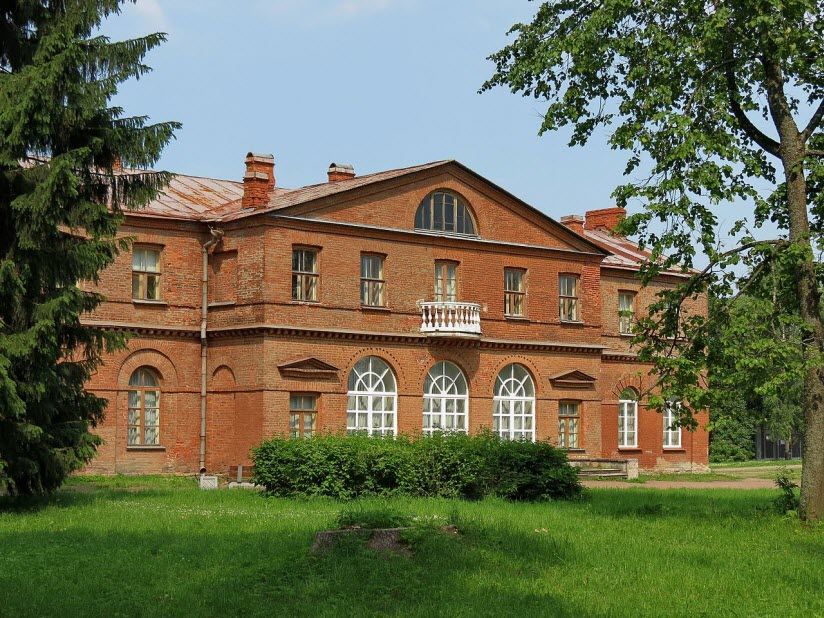 Литературно-художественный музей-усадьба «Приютино»