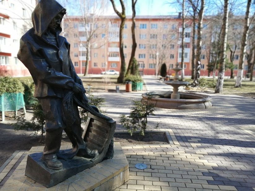 Аллея скульптур представителей рабочих профессий