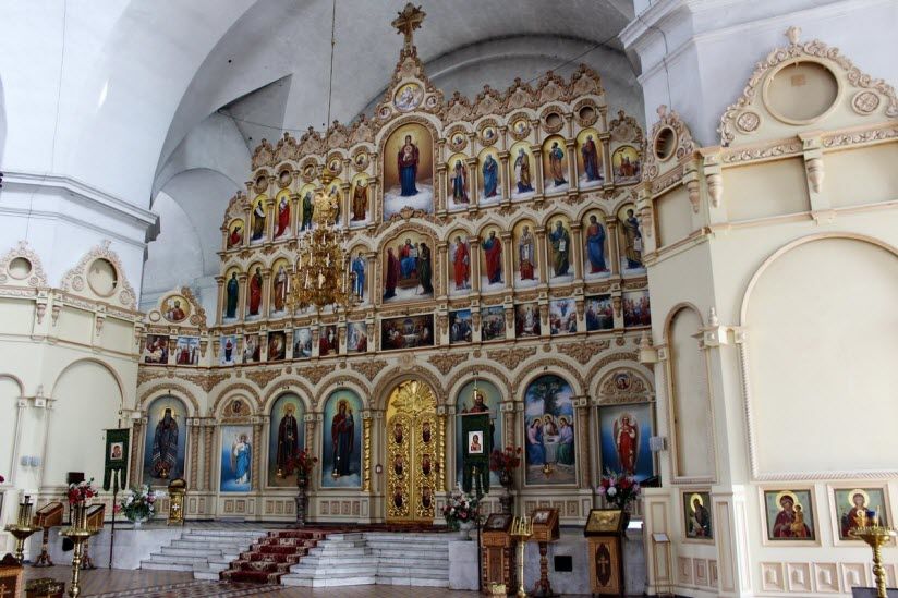 иконостас храма