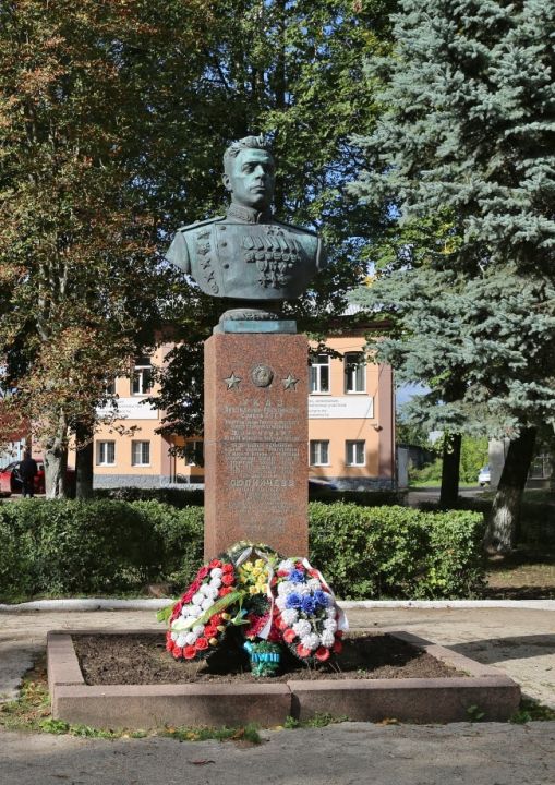 Бюст М.Г. Фомичёва