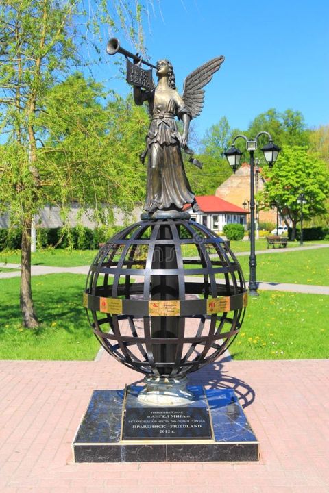 Памятный знак «Ангел мира»