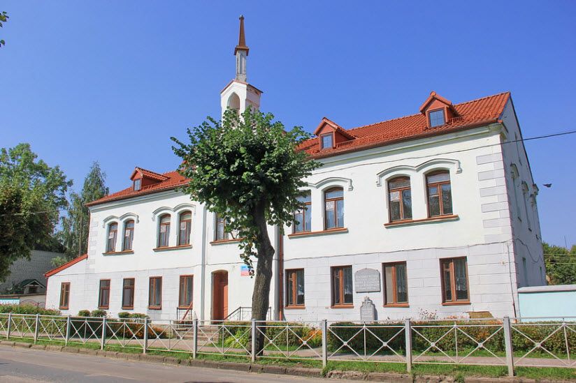 Здание бывшего госпиталя