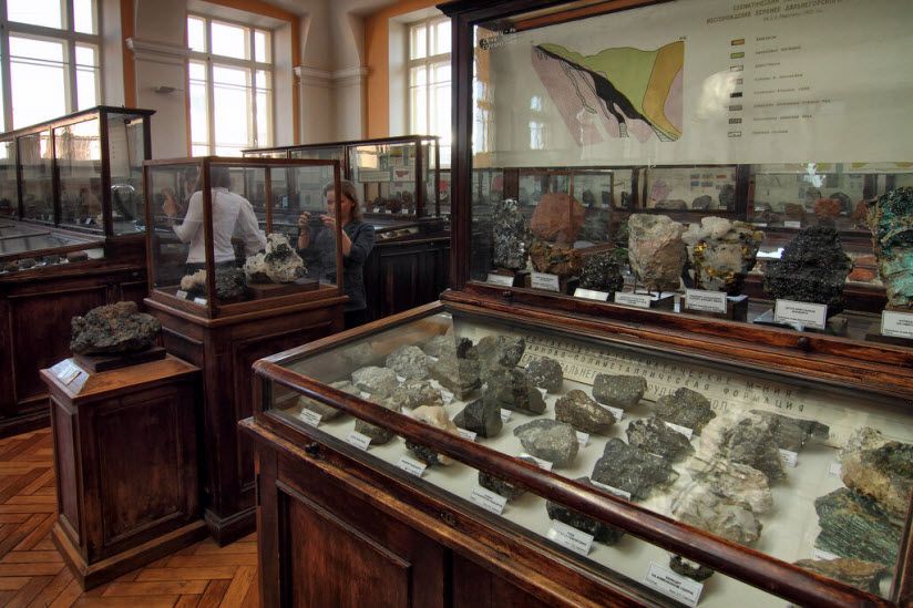 Центральный научно-исследовательский геологоразведочный музей имени академика Ф.Н. Чернышева