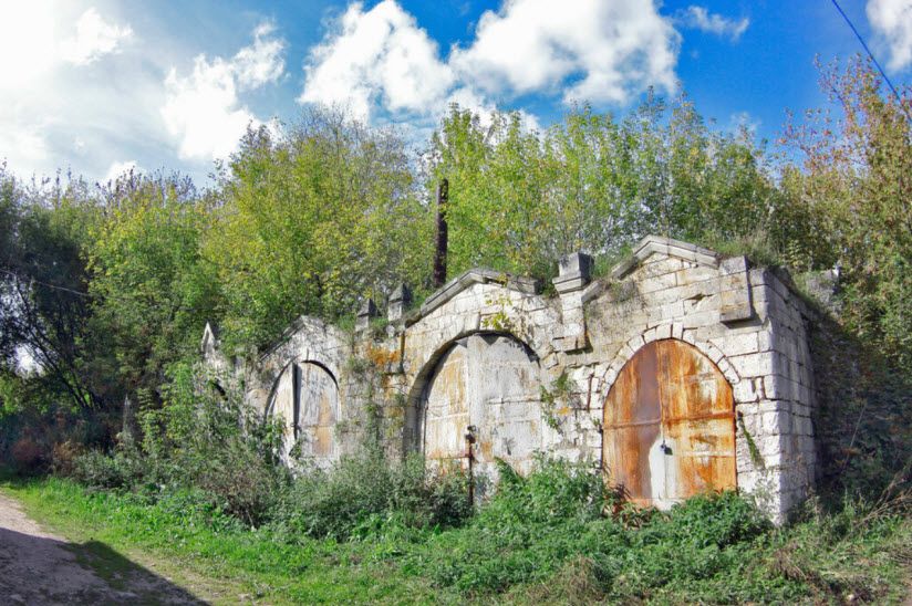 Белокаменные кузницы