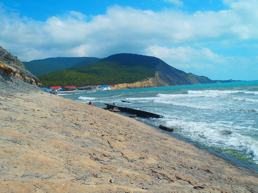 Пляж у г. Экономическая