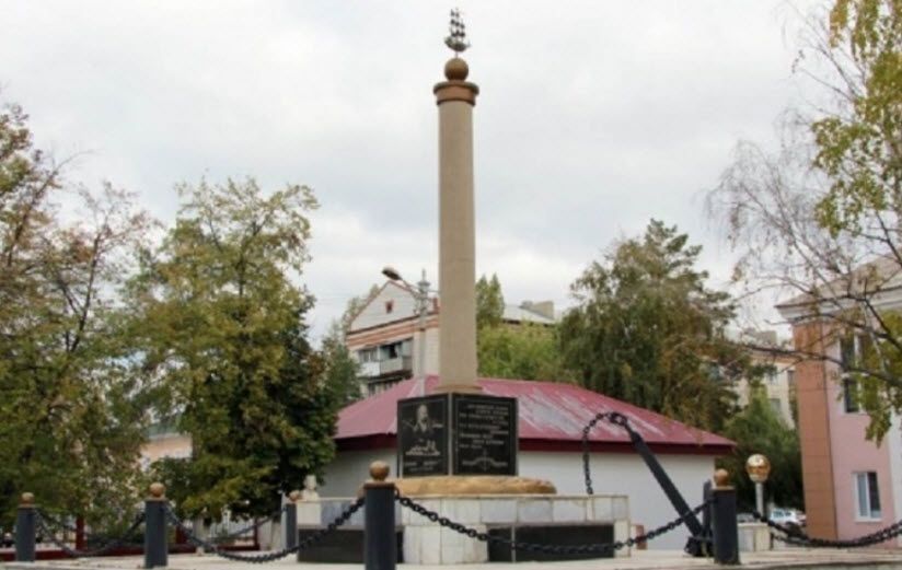 Памятник Морякам российского военного флота