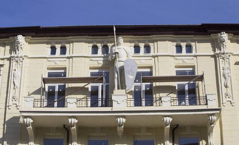 Дом с рыцарем