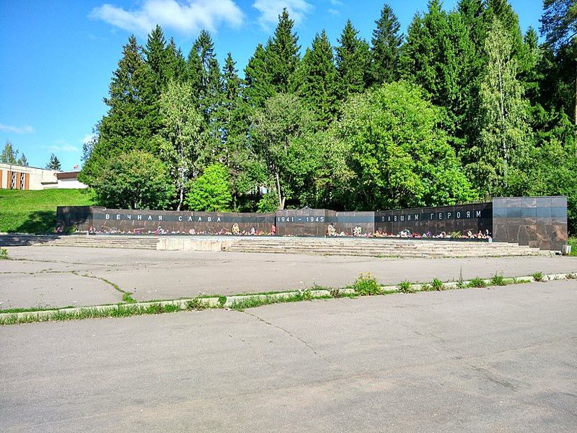 Мемориал с могилой Неизвестного солдата