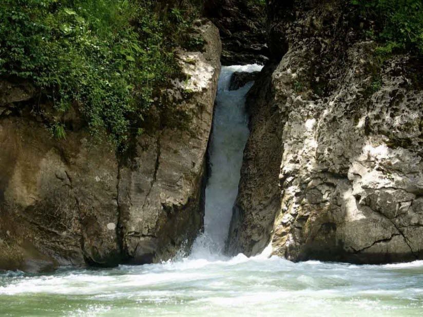 Сахрайские водопады