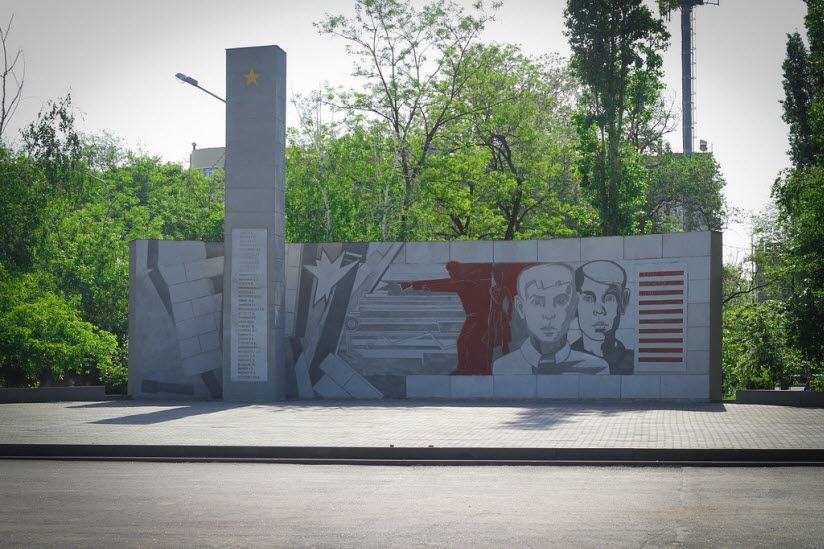 Памятник Героям-пионерам