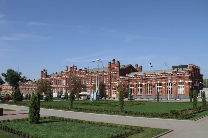 Здание железнодорожного вокзала