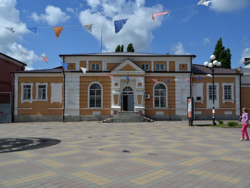 Здание первой библиотеки-читальни