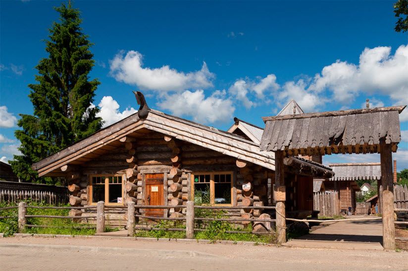 Музей-усадьба средневекового рушанина