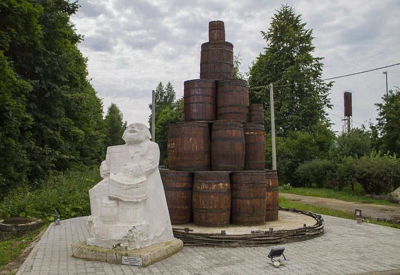 Памятник вятским огурцам