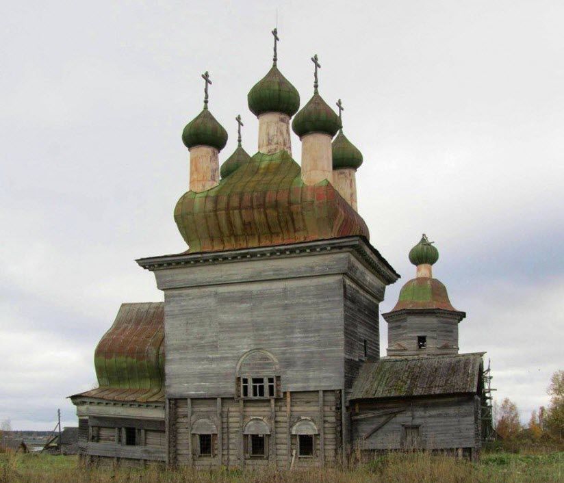 Храмовый ансамбль в селе Шелеховская