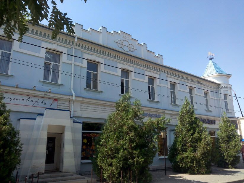 Здание бывшей гостиницы «Сальск»