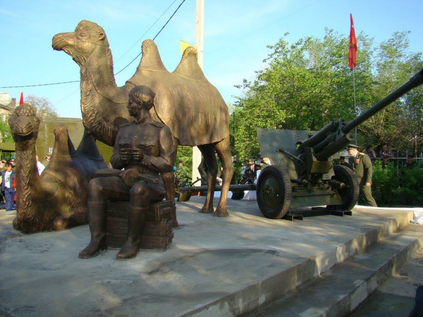 Скульптурный комплекс «Мы победили!»