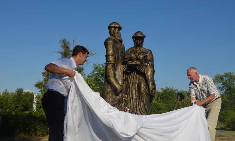Скульптурная группа «Пётр и Феврония»