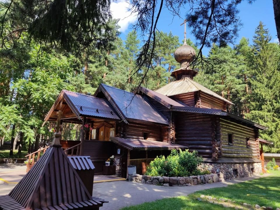 Храм Смоленской иконы Божией матери