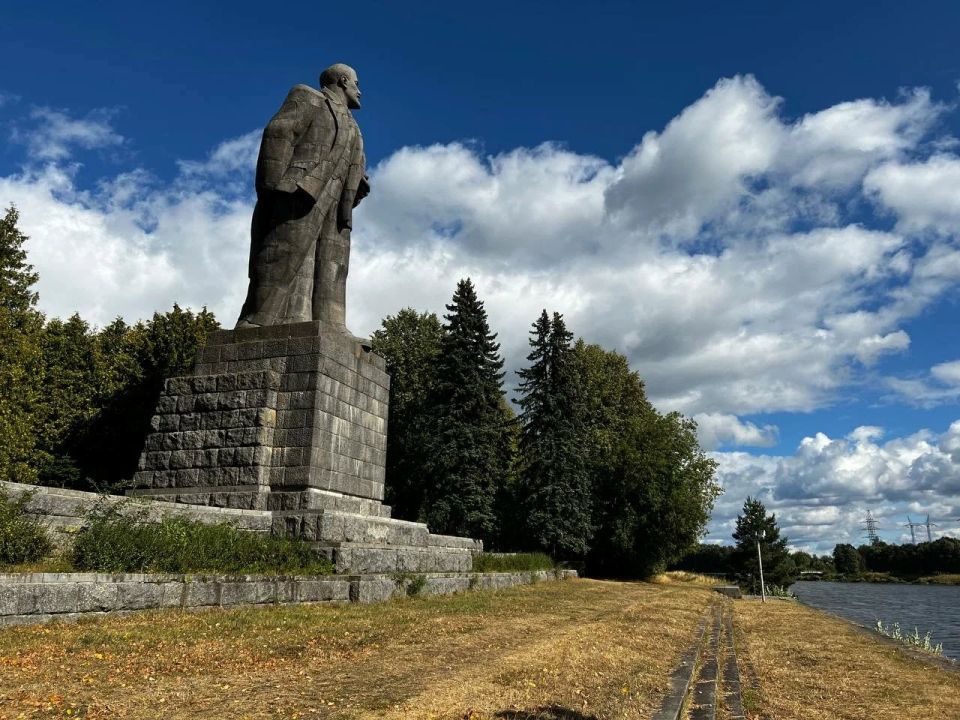 Памятник Ленину