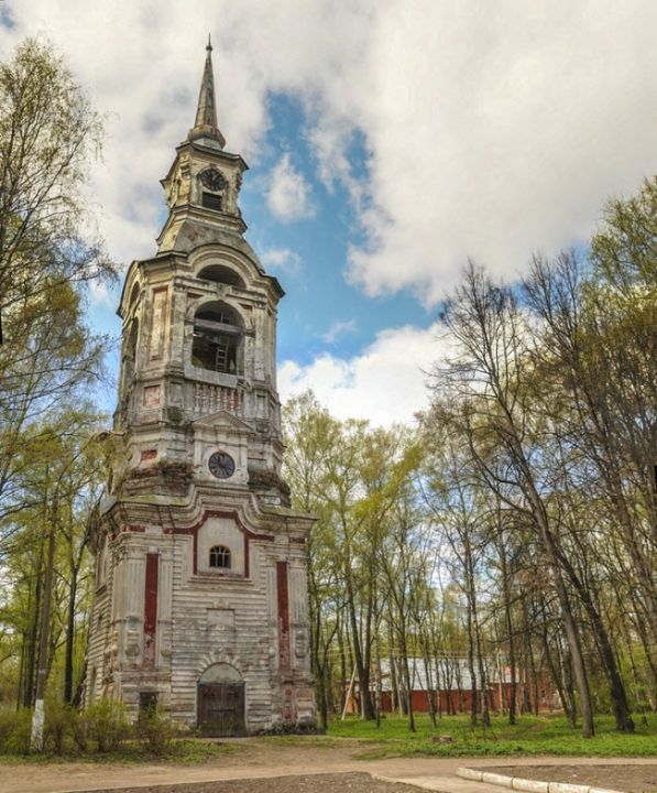 Колокольня Спасо-Преображенского храма