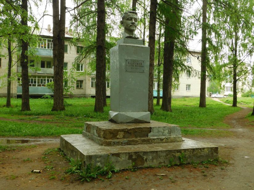 Памятник Феодосию Вахрушову