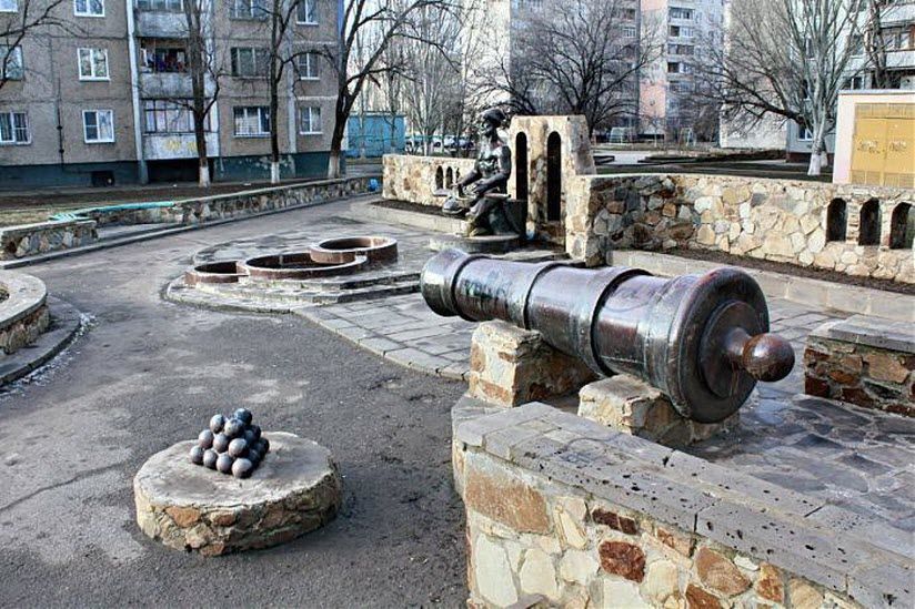 Казак у пушки