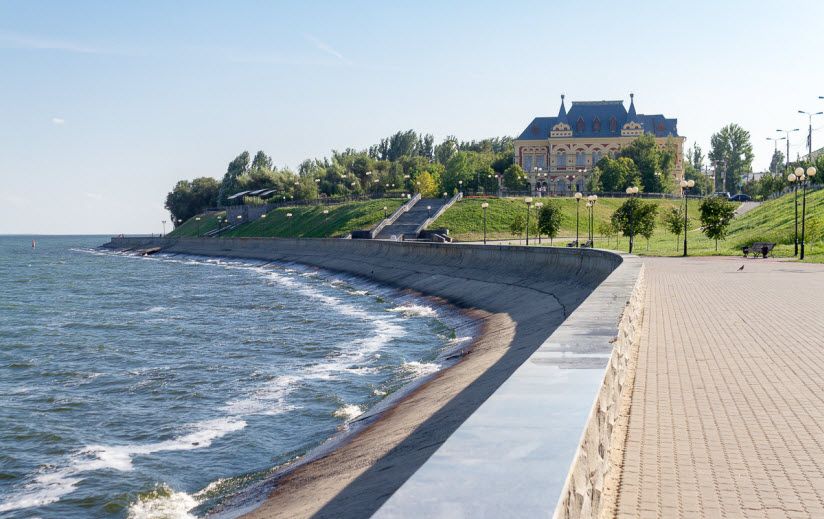 Городская набережная